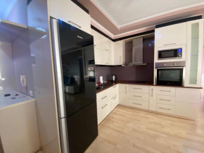 Floral Sea View Apartment